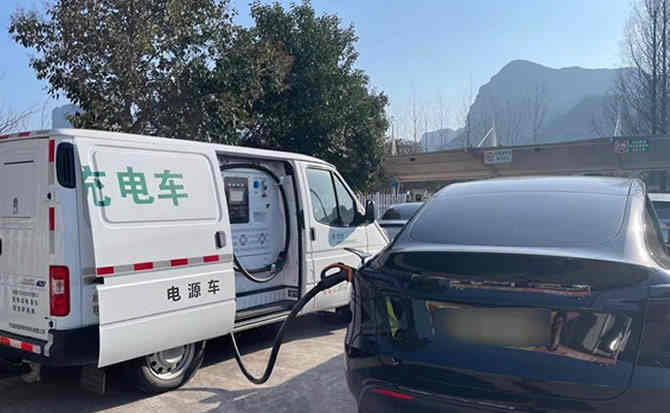 紫云汽车搭电